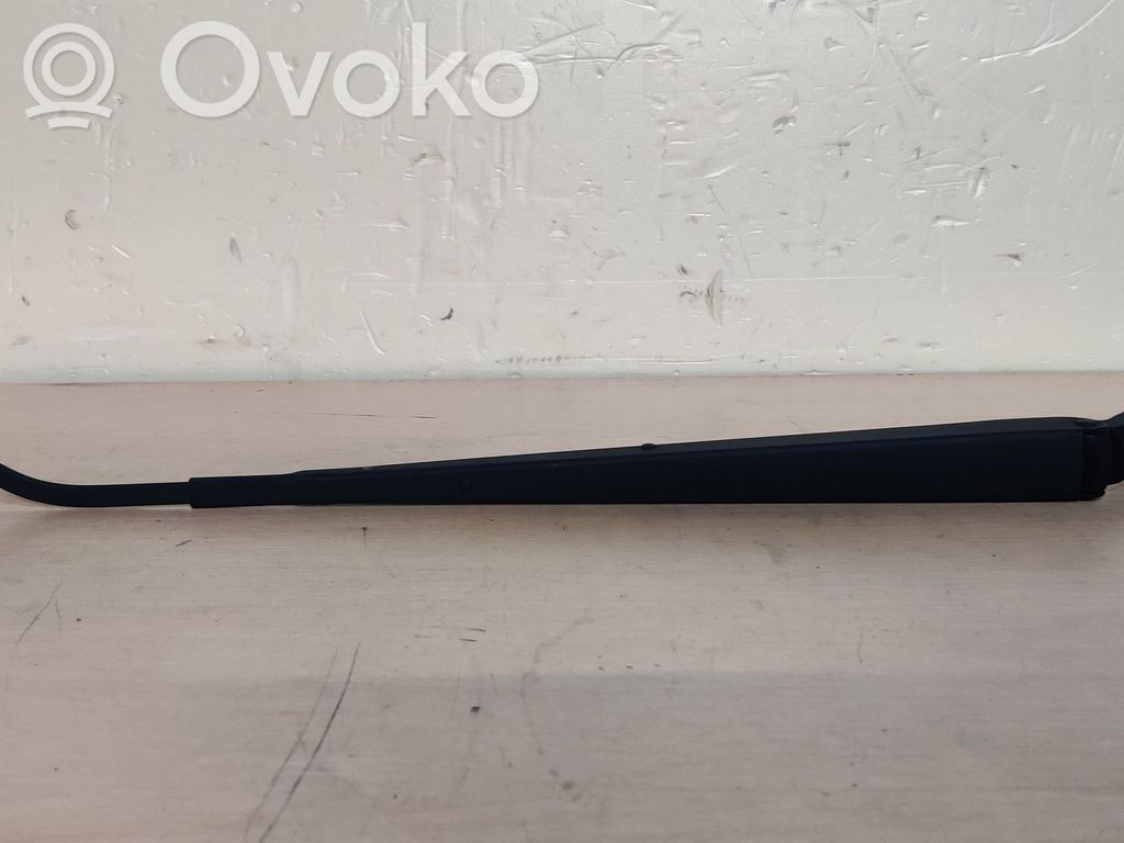 KIA Sorento Front wiper blade arm 