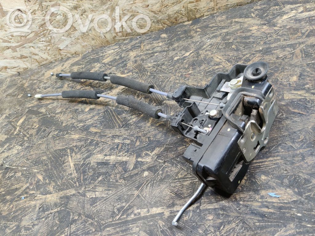 Chevrolet Captiva Rear door lock 