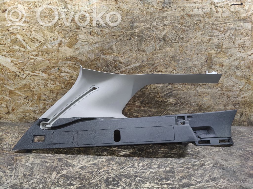 Opel Astra J (C) statņa dekoratīvā apdare 