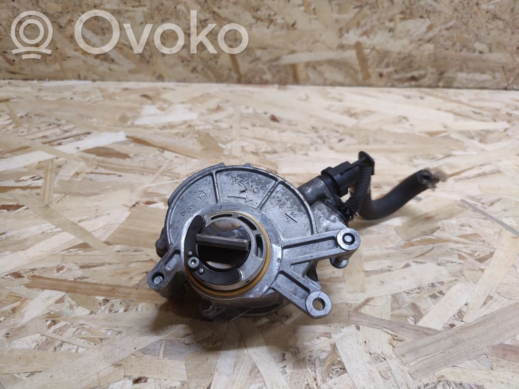 BMW 7 F01 F02 F03 F04 Vakuumo pompa 