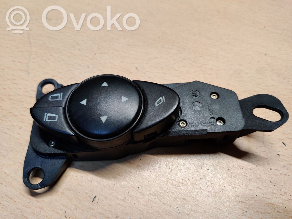 Mercedes-Benz E W211 Wing mirror switch 