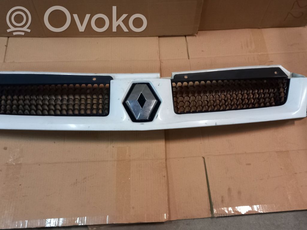 Renault Master II Front bumper upper radiator grill 