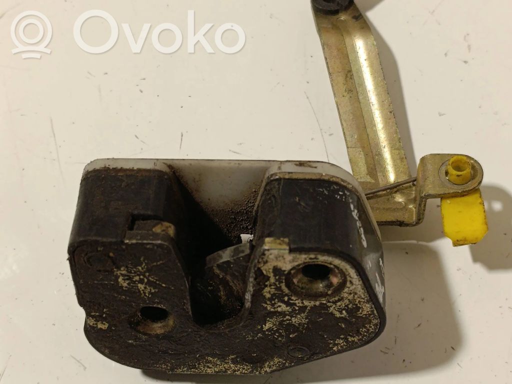 Renault Master II Takaoven lukko 