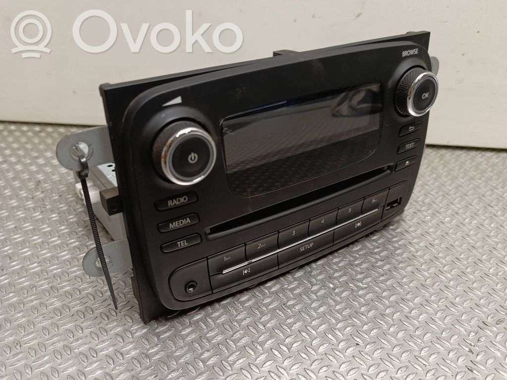 Opel Vivaro Panel / Radioodtwarzacz CD/DVD/GPS 