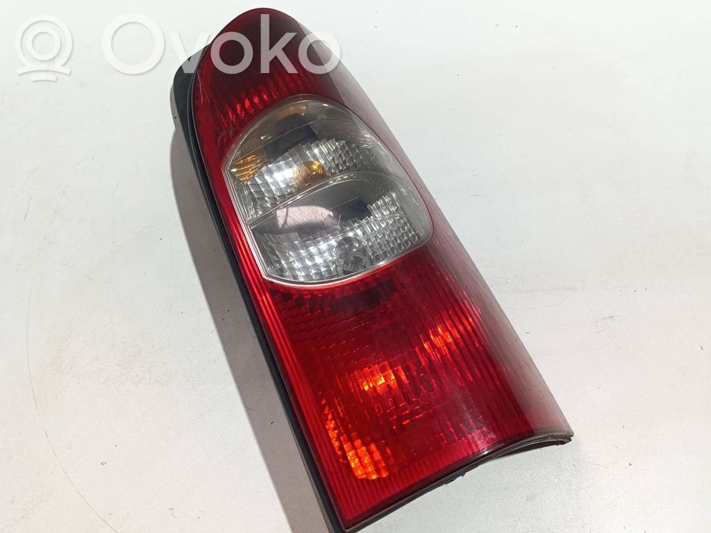 Opel Movano A Aizmugurējais lukturis virsbūvē 