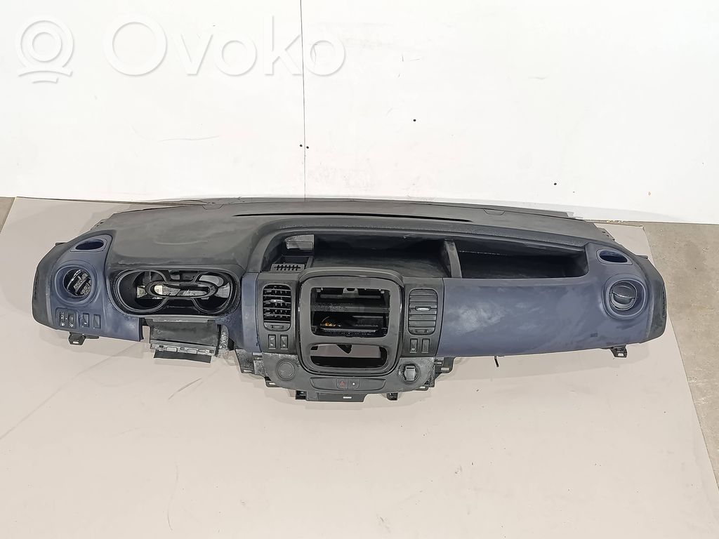 Renault Trafic III (X82) Panelis 