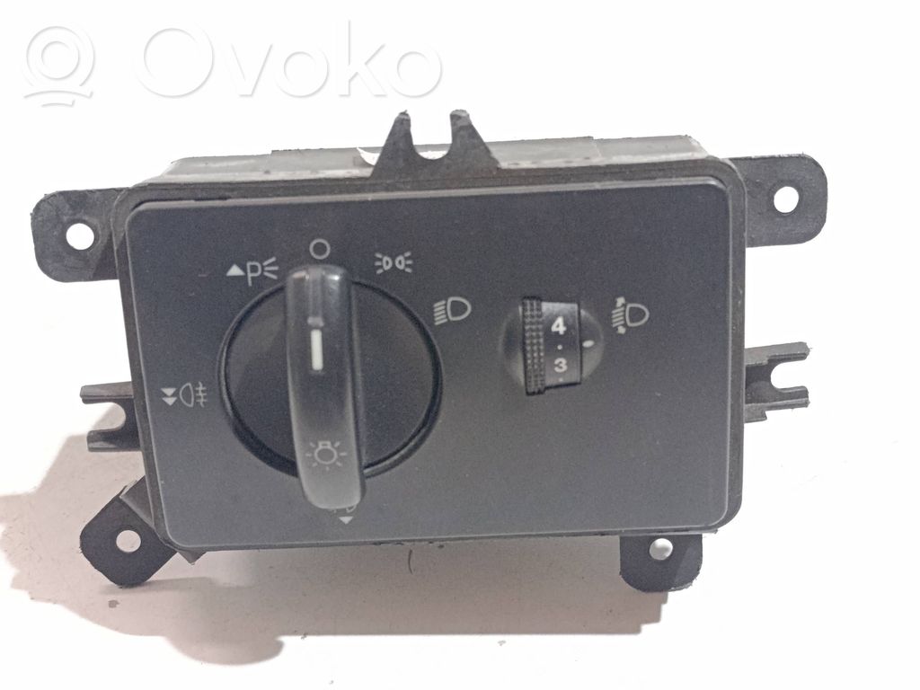 Light switch   19028611