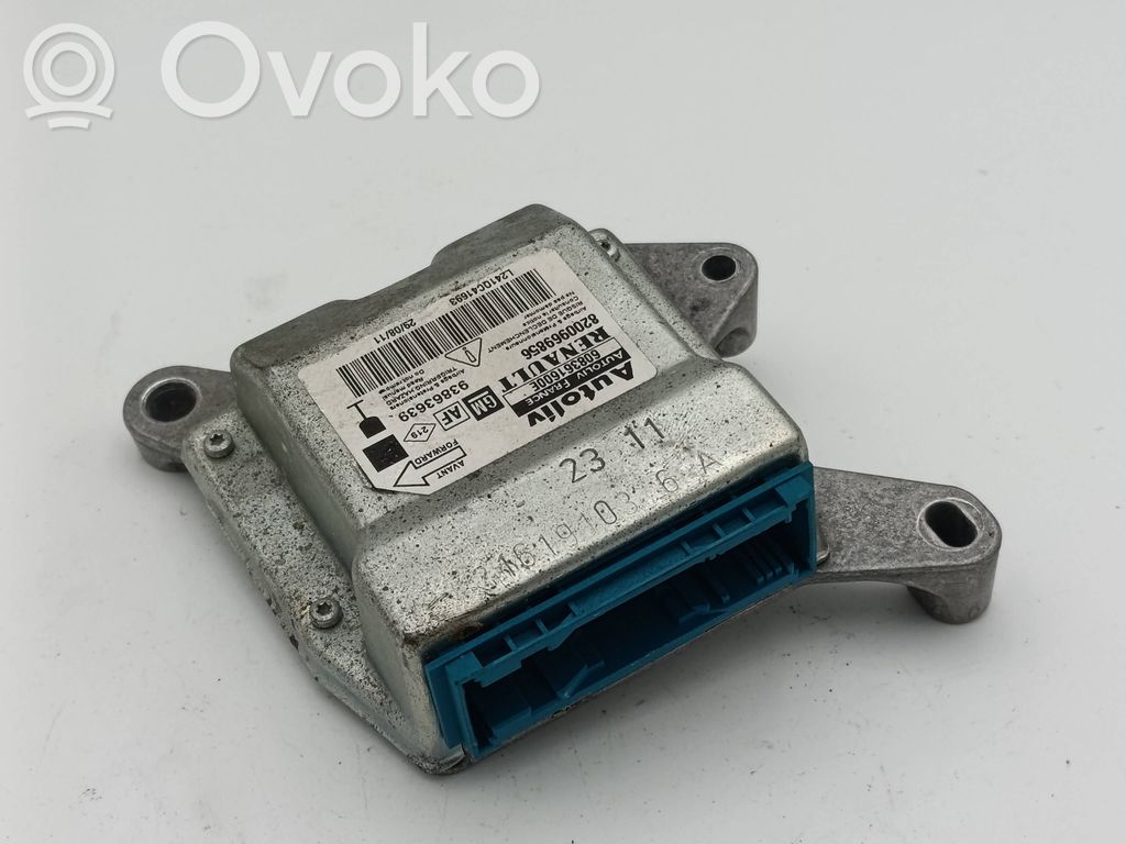 Opel Vivaro Airbag control unit/module 