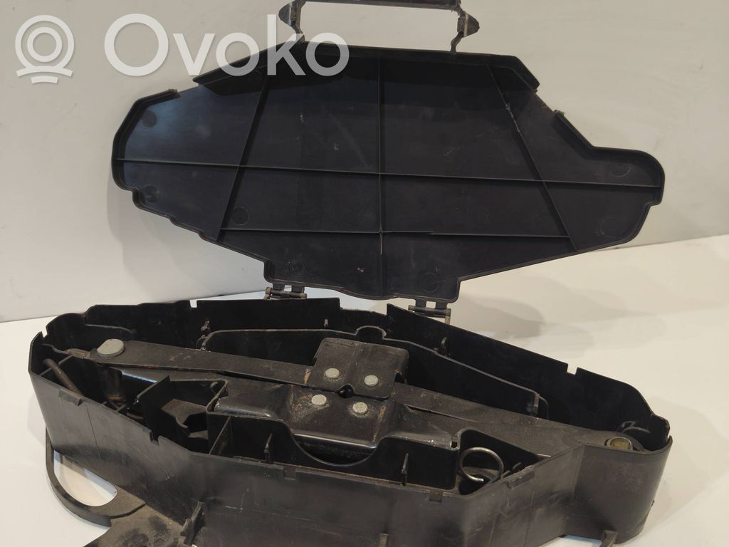 Renault Trafic II (X83) Tool set 
