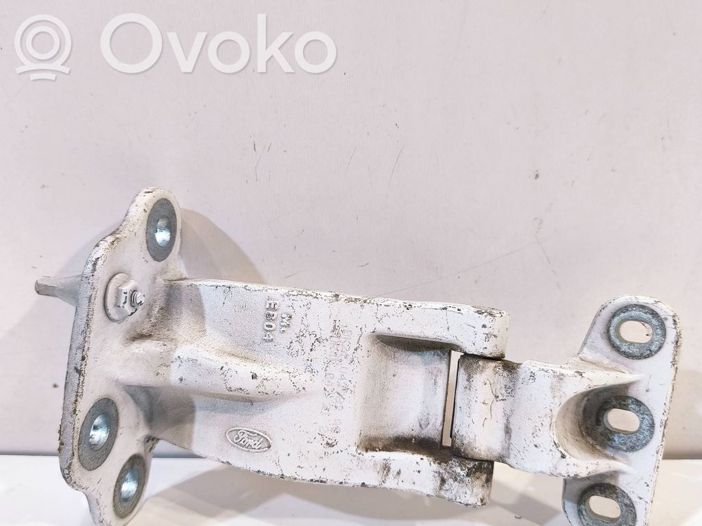 Loading door upper hinge