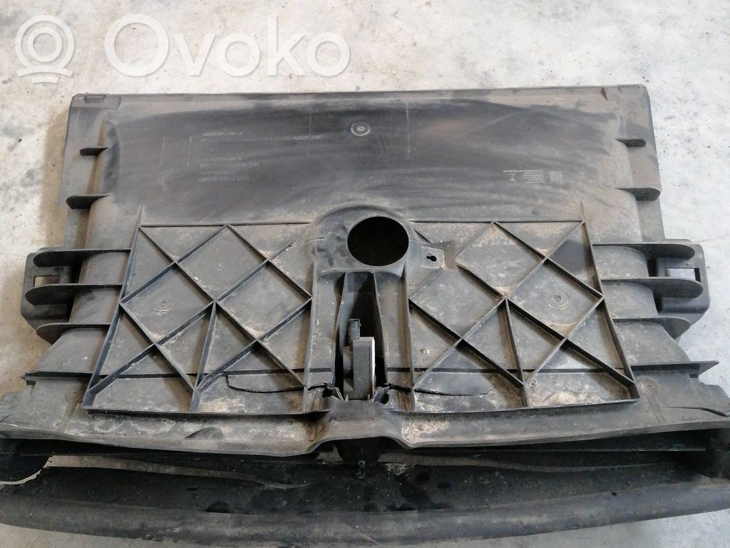 Tesla Model Y Radiatoriaus oro nukreipėjas (-ai) 