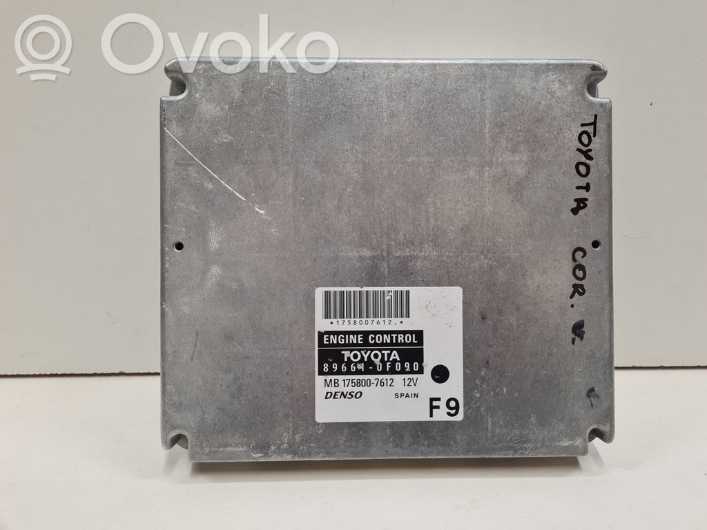 Toyota Corolla Verso AR10 Engine control unit/module 