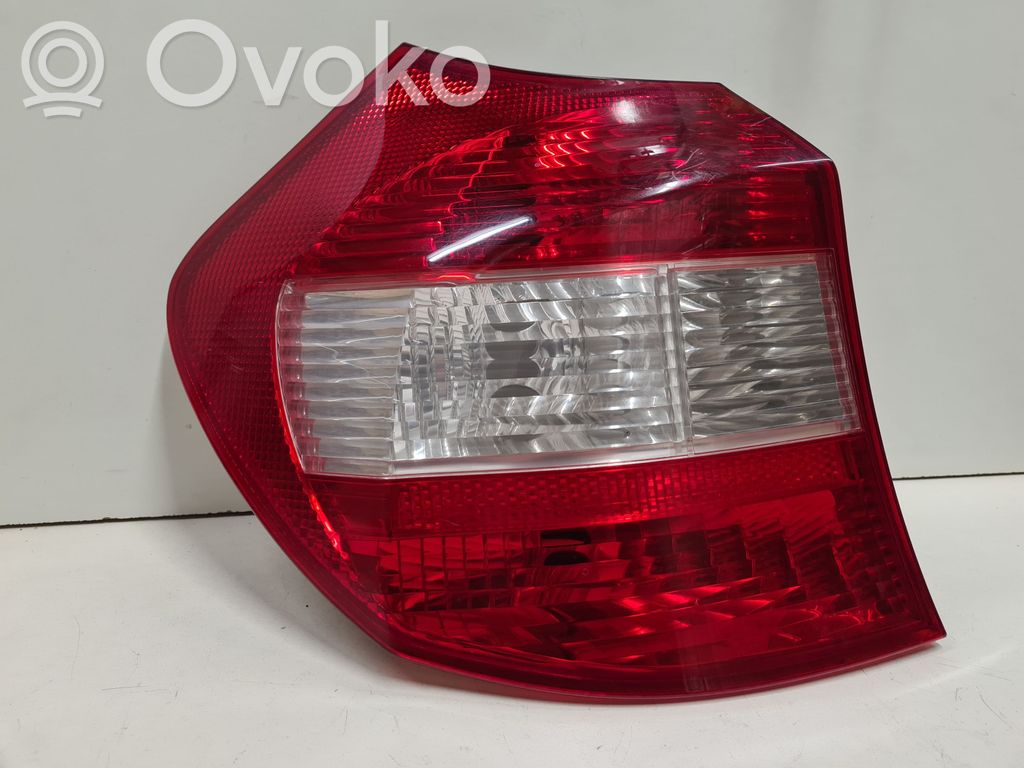 BMW 1 E81 E87 Aizmugurējais lukturis virsbūvē 