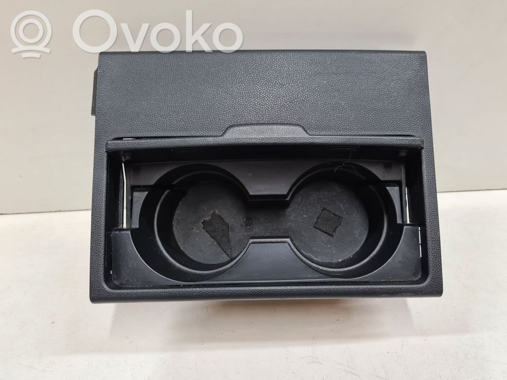 Mazda 5 Cup holder front 