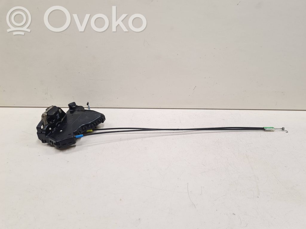Toyota Avensis T250 Priekšpusē slēdzene 