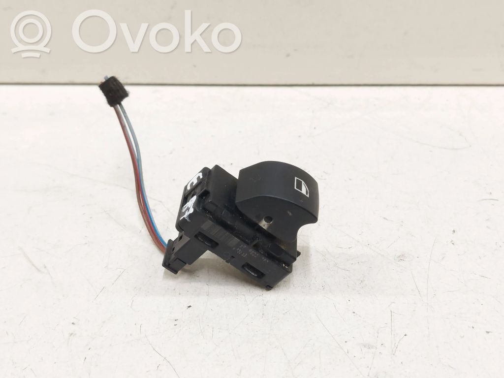 Electric window control switch   6935534,159798002927