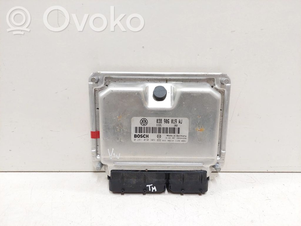 Volkswagen PASSAT B5 Engine control unit/module 