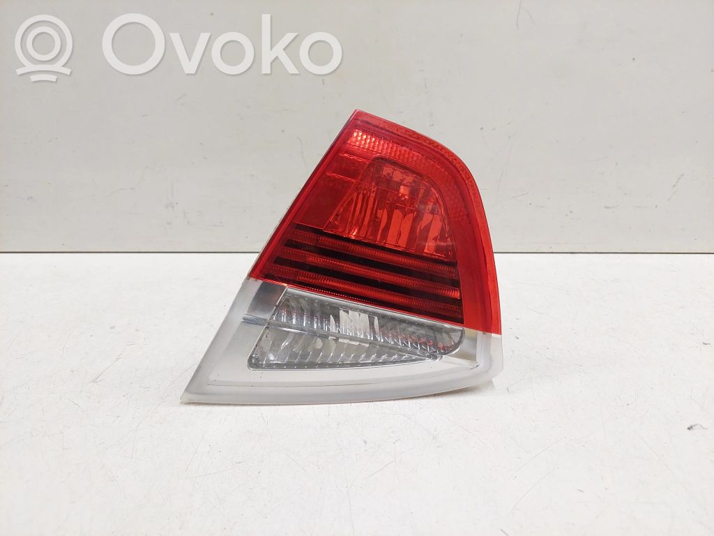 BMW 3 E90 E91 Aizmugurējais lukturis pārsegā 