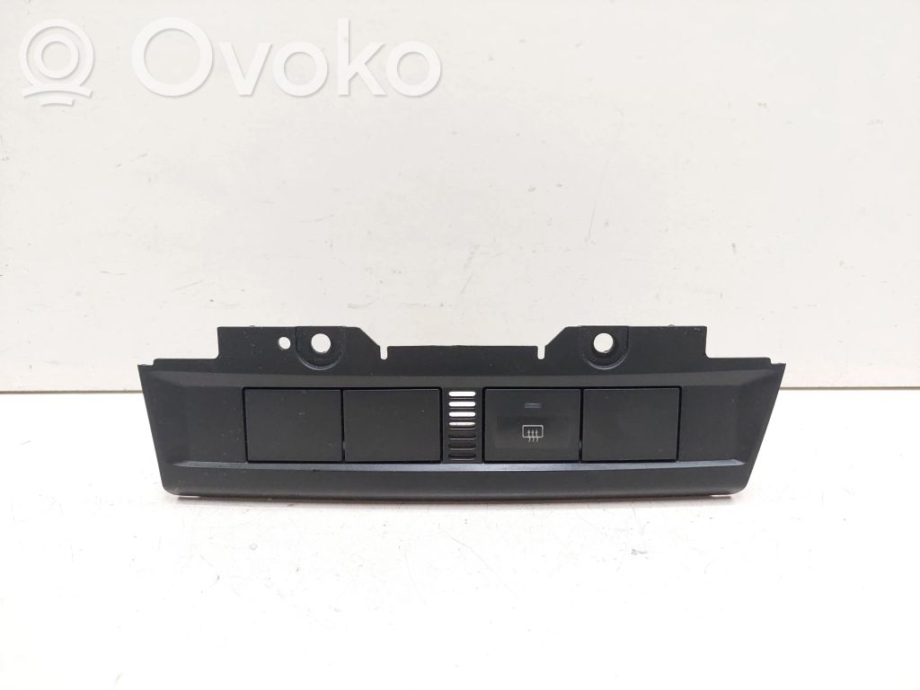 Ford Focus Windscreen/window heater switch 