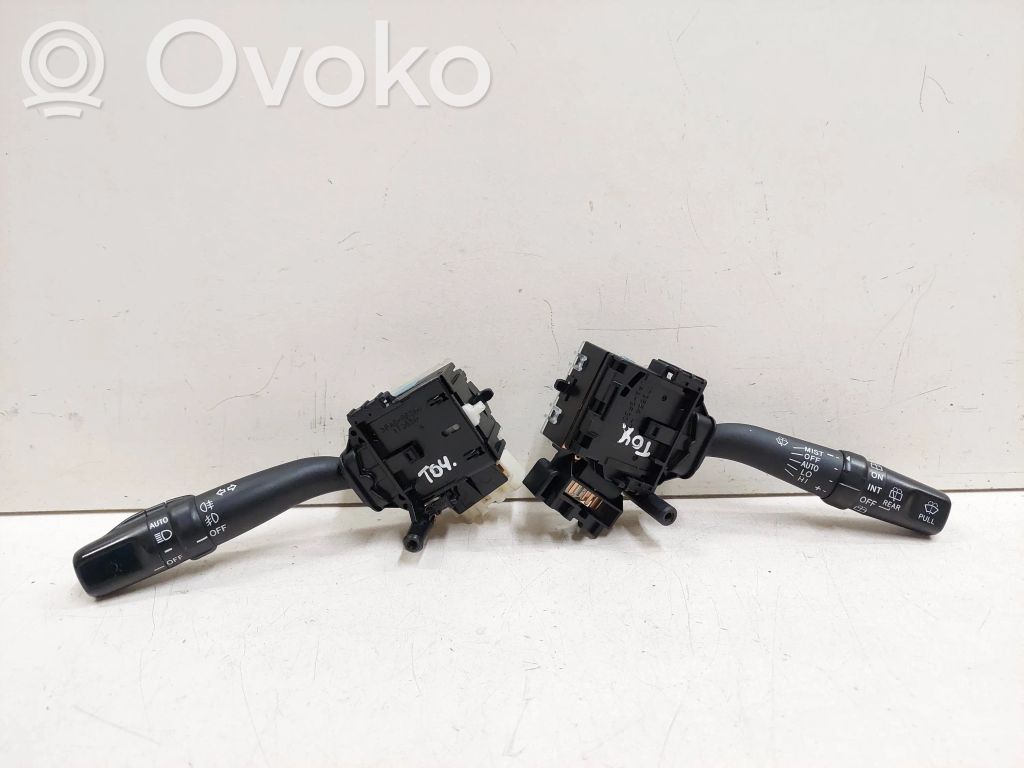 Toyota Avensis T250 Wiper turn signal indicator stalk/switch 