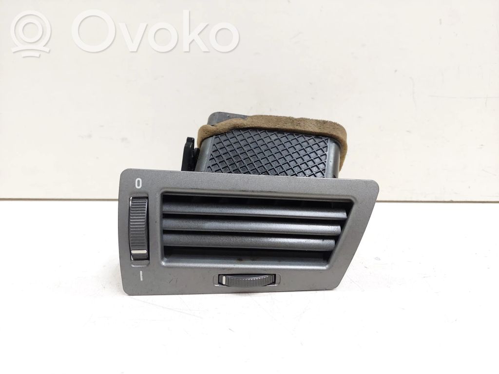 BMW 7 E65 E66 Šoninės oro grotelės 