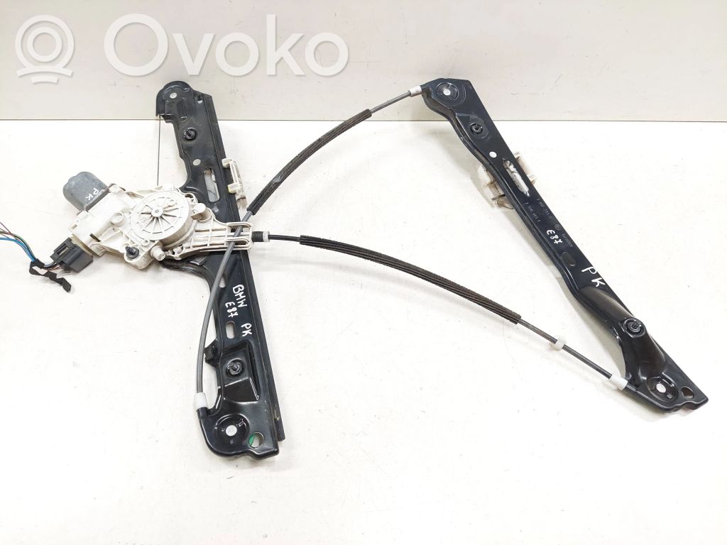 BMW 1 E81 E87 Front door window regulator with motor 