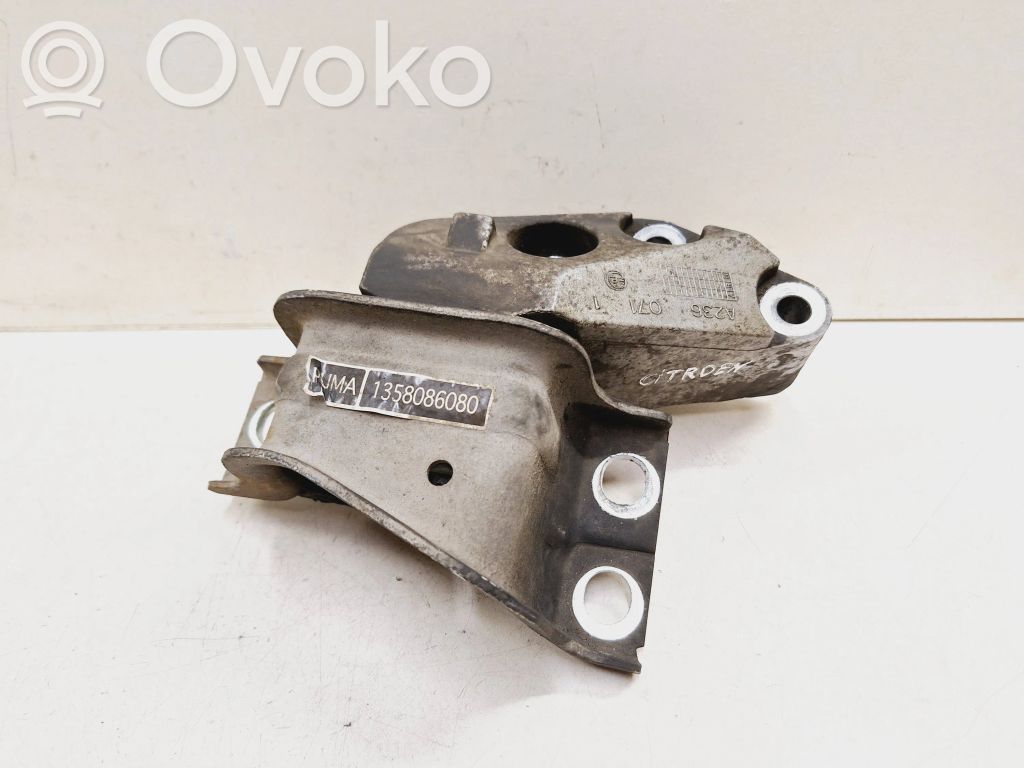 Engine mount bracket   1358086080,A2360711