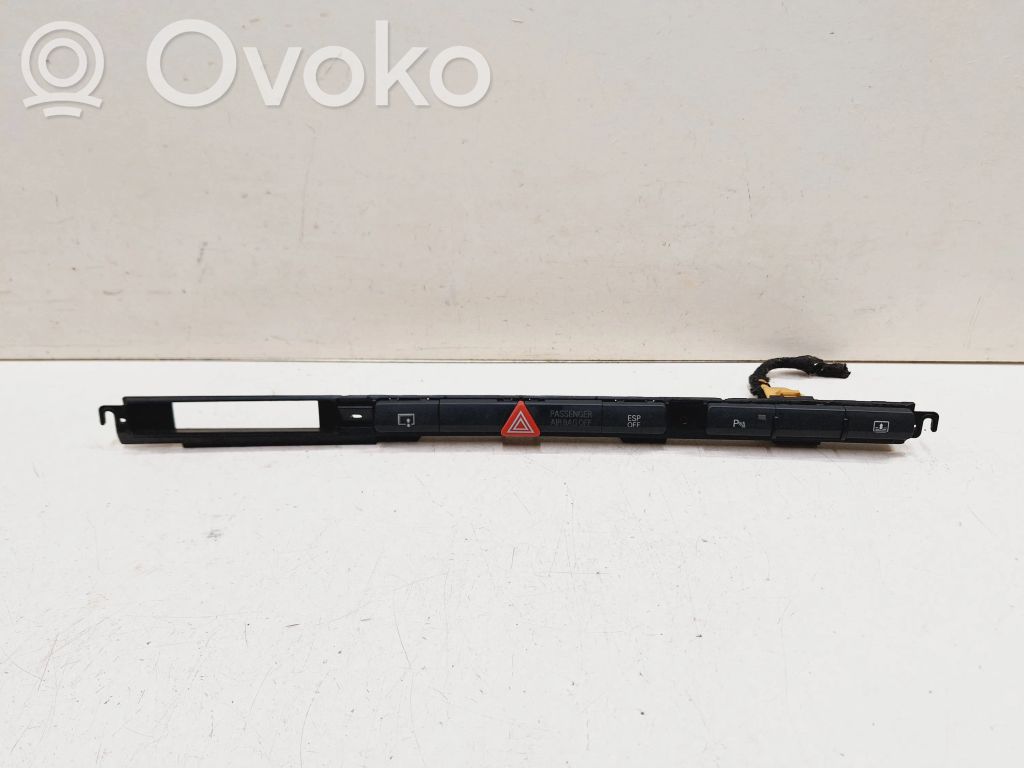 Audi A8 S8 D3 4E Hätävilkkujen kytkin 