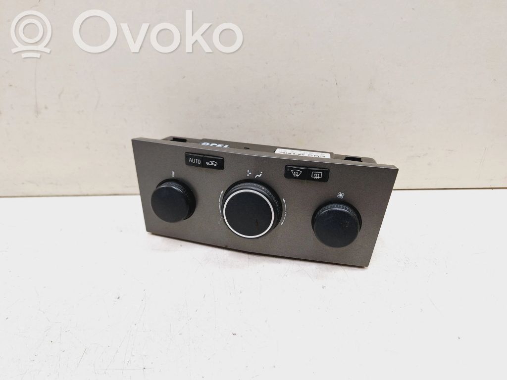 Opel Astra H Climate control unit 