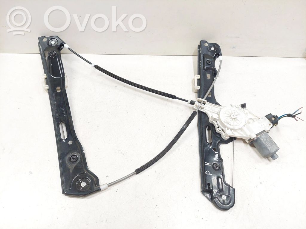 BMW 1 E81 E87 Front door window regulator with motor 