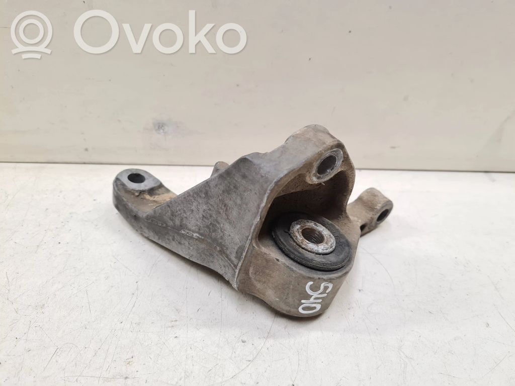 Volvo S40 Gearbox mounting bracket 