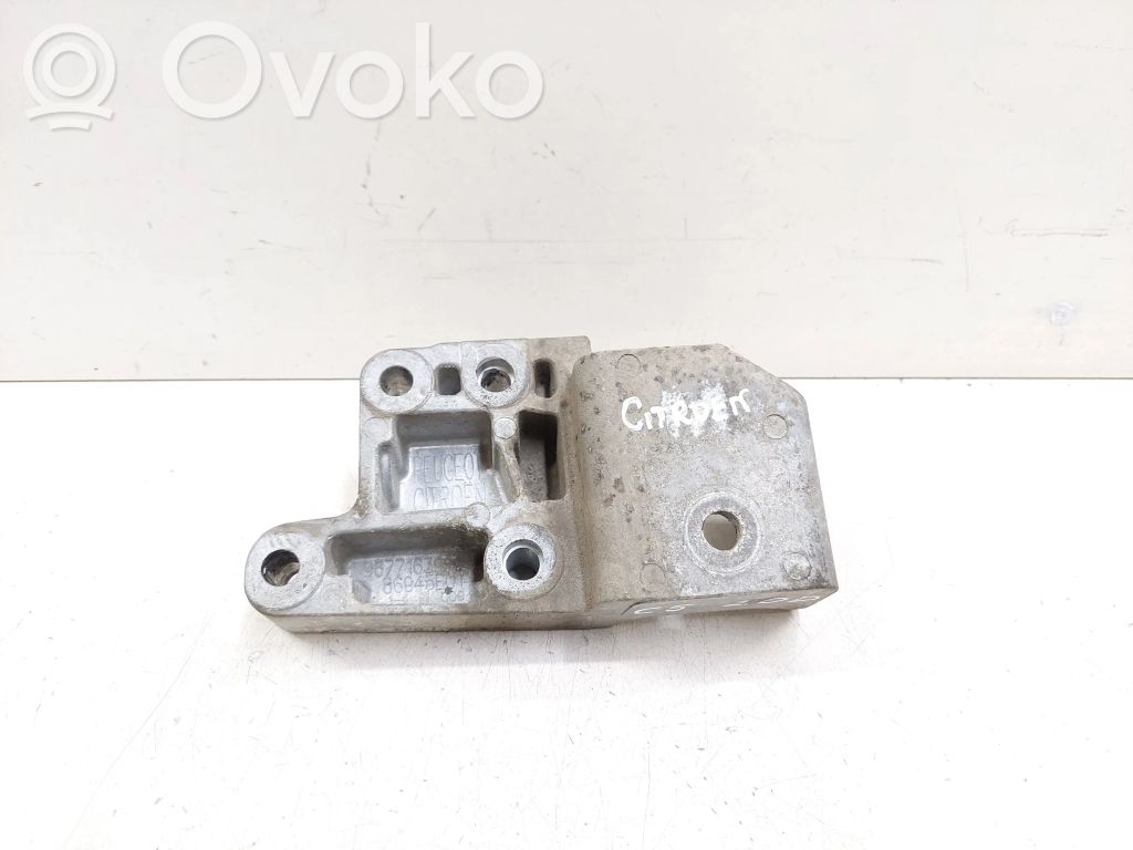 Citroen C5 Engine mounting bracket 