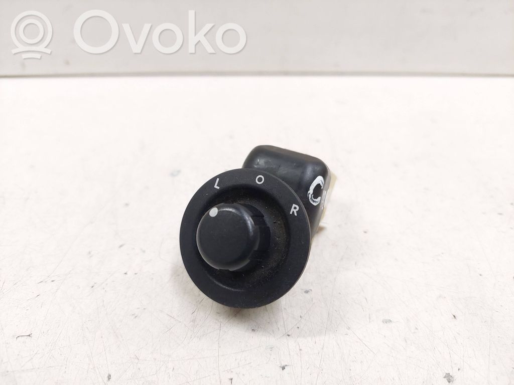 Chrysler 300 - 300C Wing mirror switch 