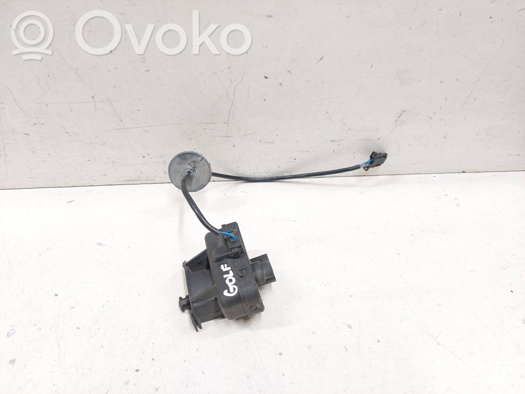 Volkswagen Golf VI Motorino del tappo del serbatoio del carburante 