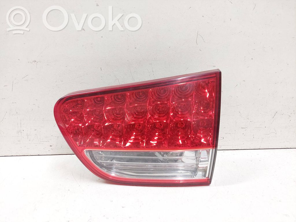 Citroen C-Crosser Lampy tylnej klapy bagażnika 