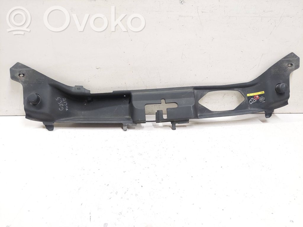Volvo V50 Верхняя часть панели радиаторов (телевизора) 