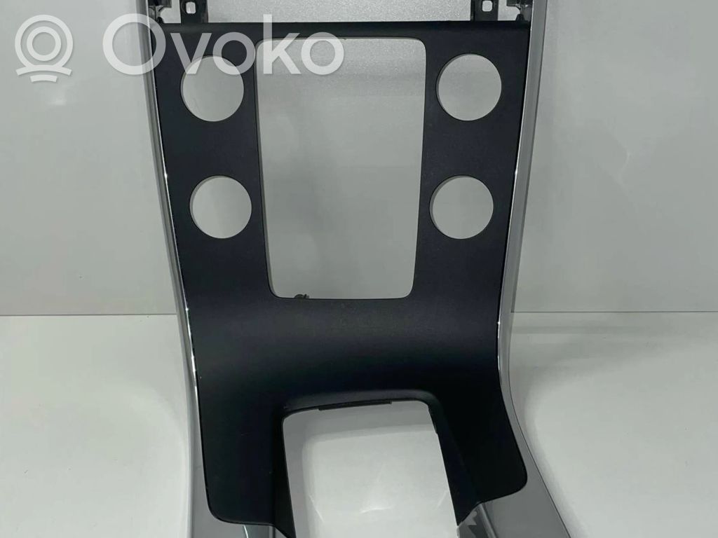 Volvo V60 Radio/GPS head unit trim 