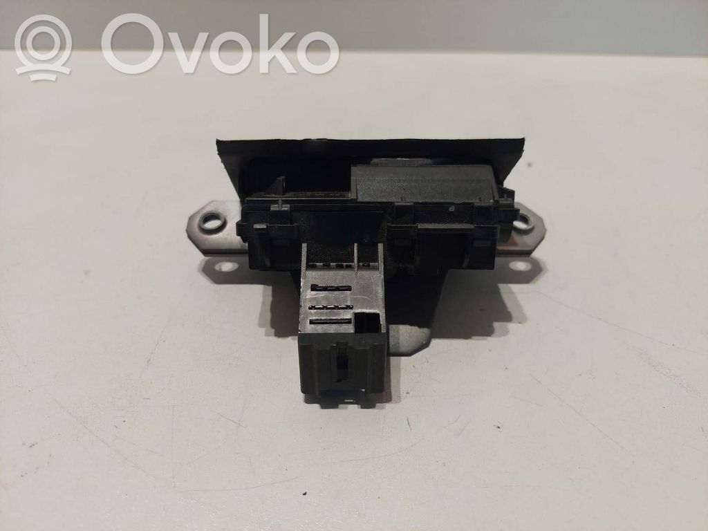 Volvo V50 Tailgate/trunk/boot lock/catch/latch 