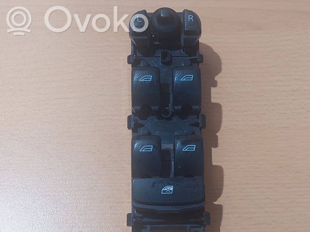 Volvo V70 Electric window control switch 