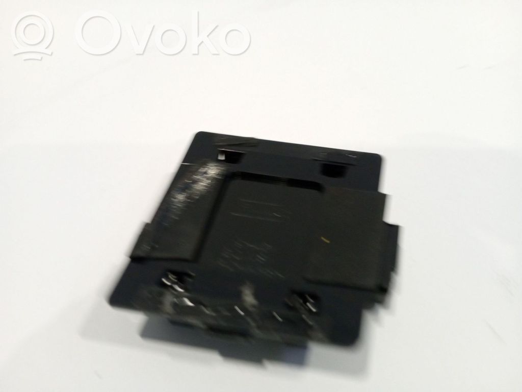 Autres unités de commande / modules   DE8T19H463