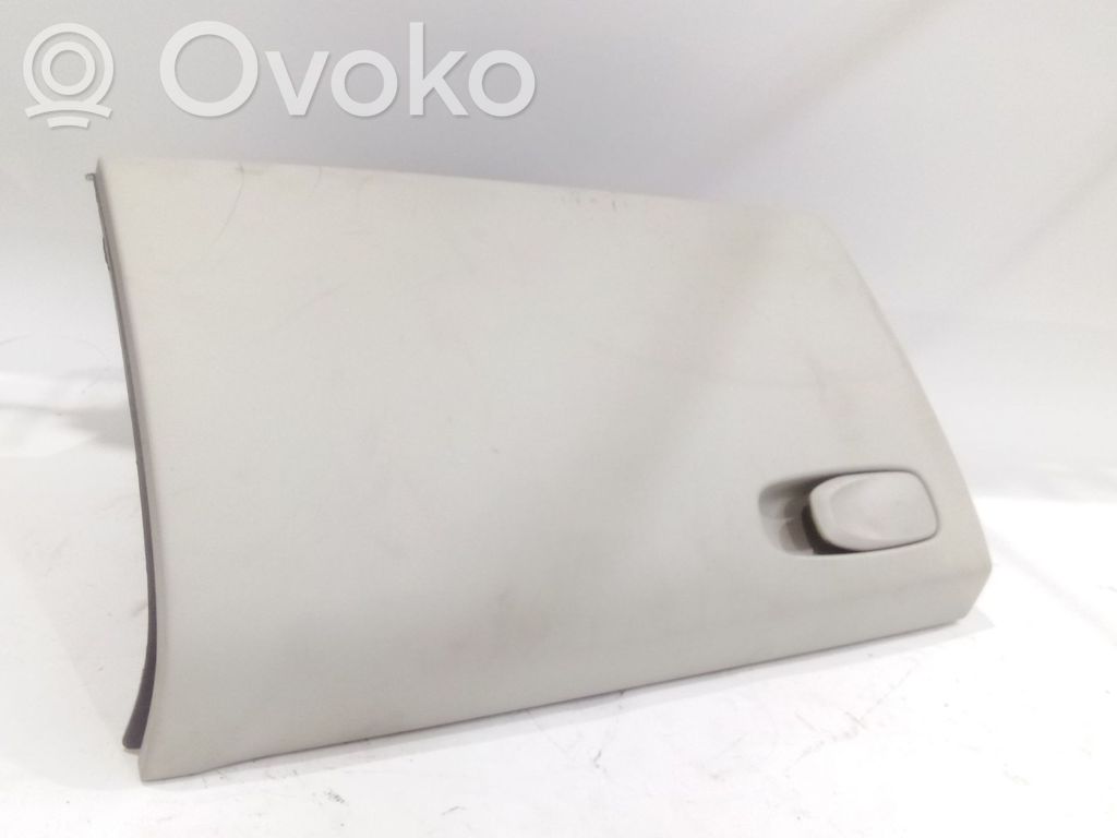 Volvo V40 Daiktadėžė 