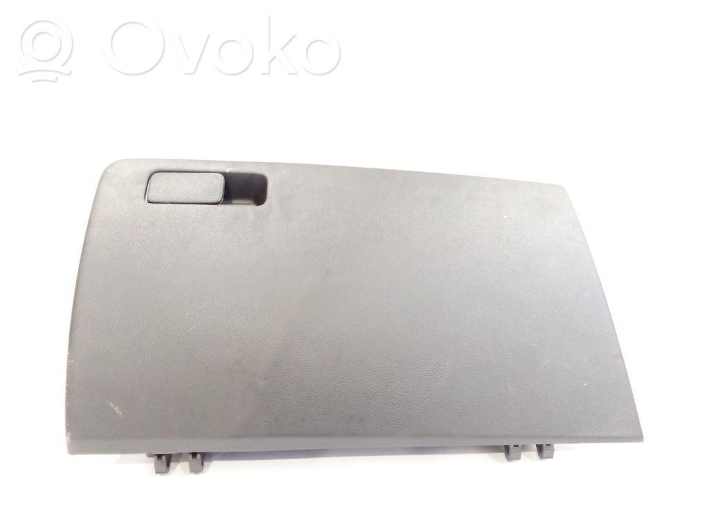 KIA Stonic Daiktadėžė 
