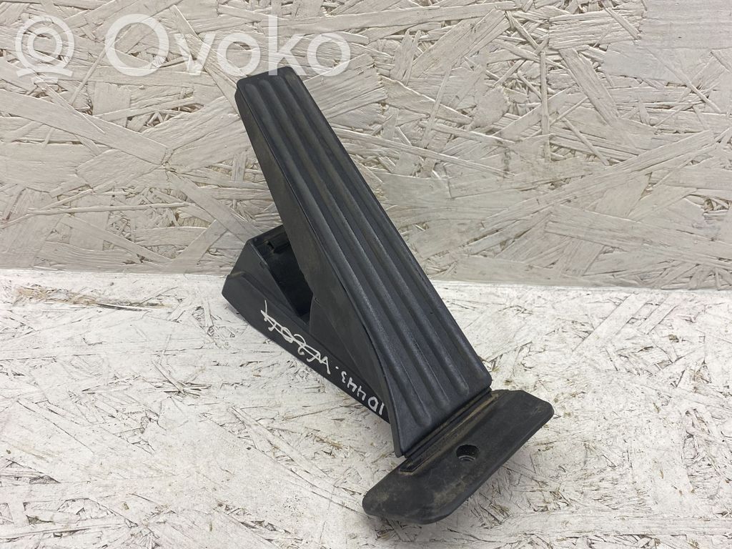 Akceleratoriaus pedalas   35426788633