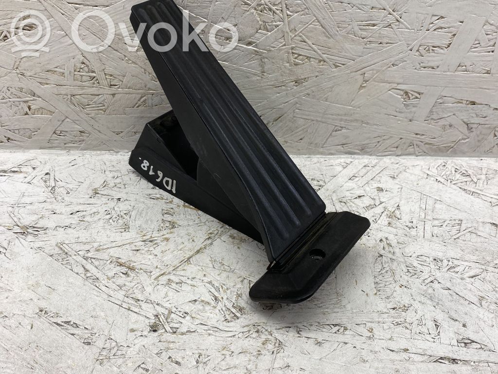 Accelerator throttle pedal   3542678999902
