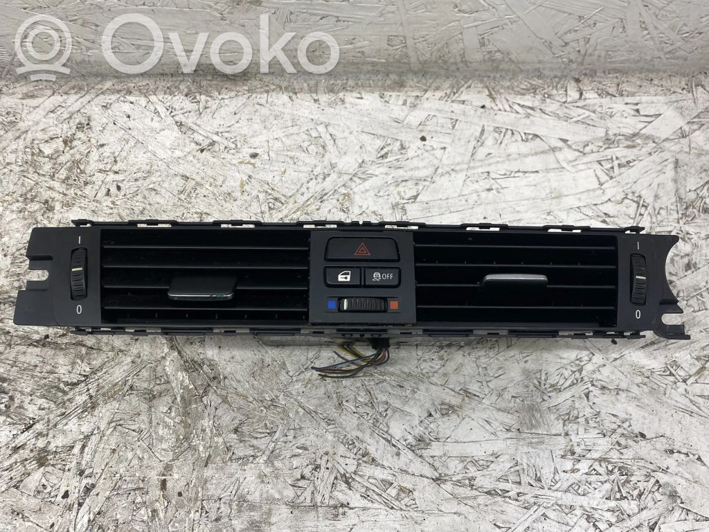 BMW 3 E90 E91 Centrinės oro grotelės 