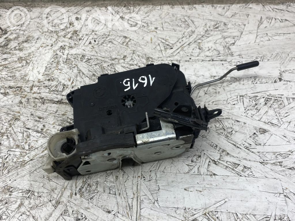 BMW 1 E81 E87 Priekinė durų spyna 
