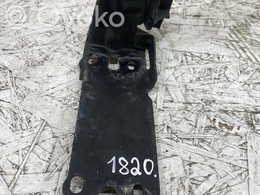 BMW 3 E90 E91 Radiator mount bracket 