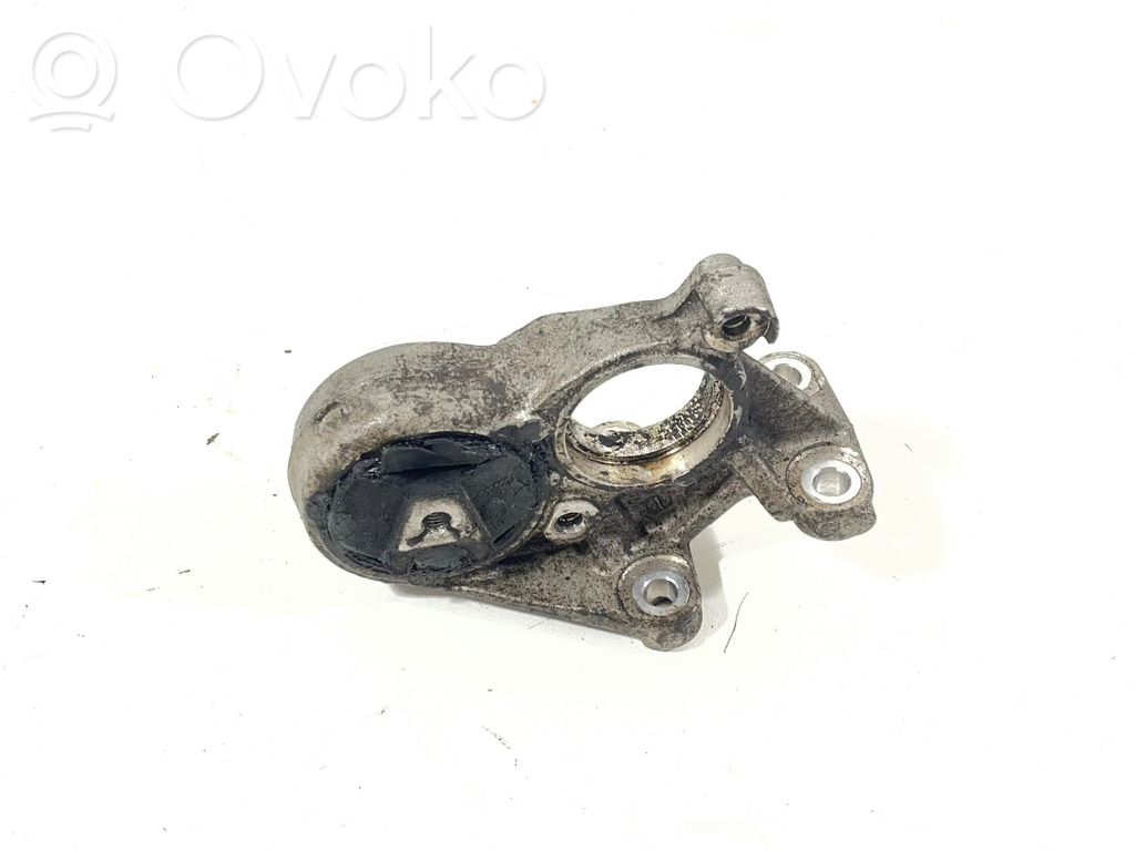 Peugeot 3008 I Engine mount bracket 