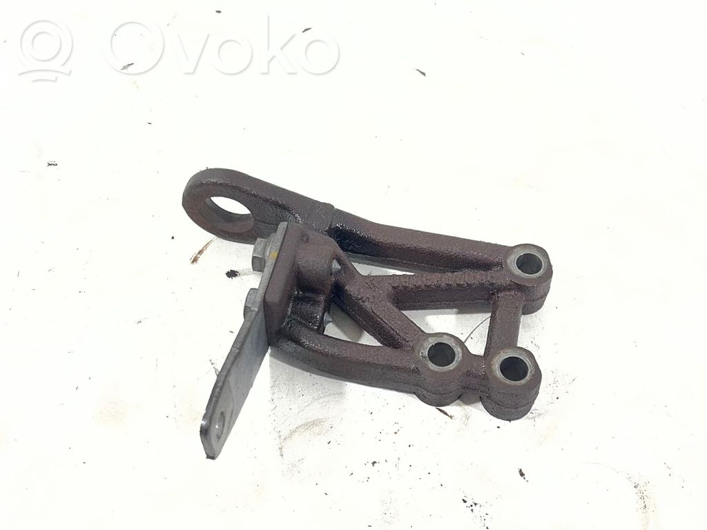 Peugeot 308 Engine mounting bracket 