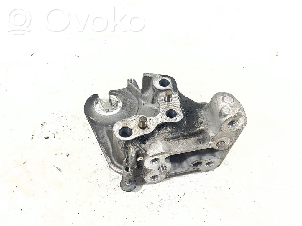 Peugeot 308 Engine mounting bracket 